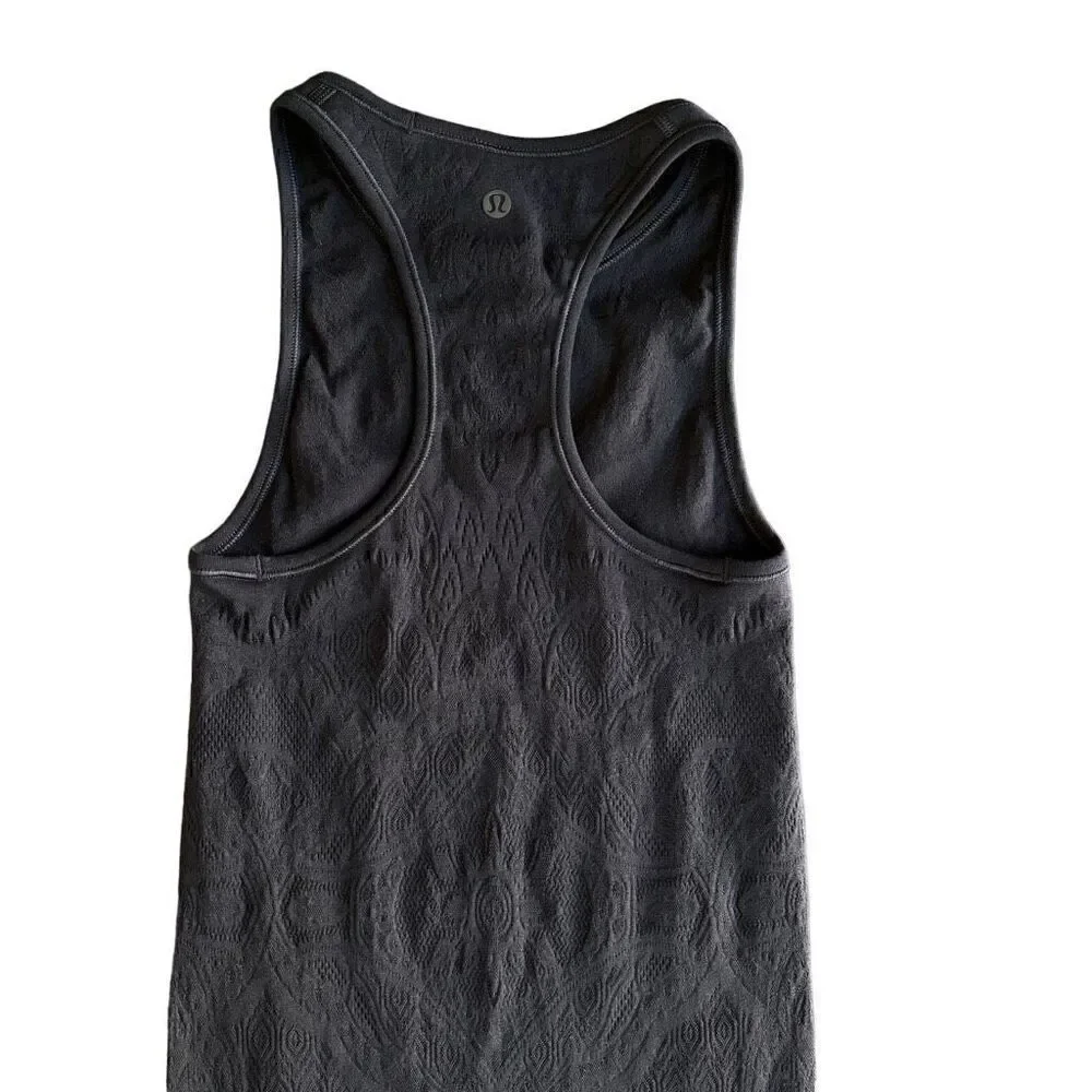 Lululemon seamless tank black size 4